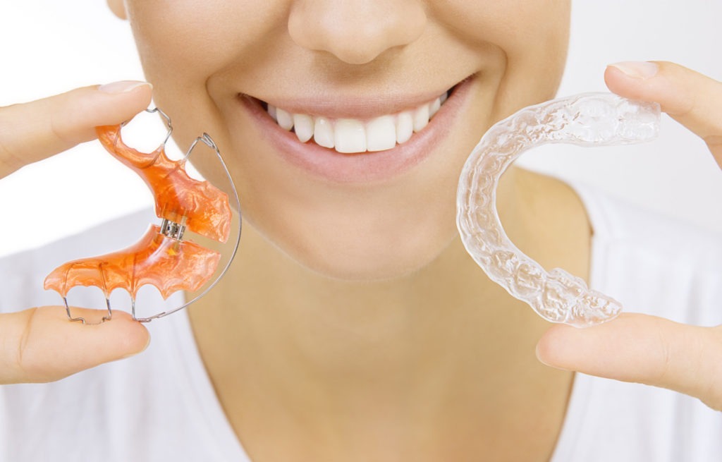 Fixed vs. Removable Retainers Sacramento Szymanowski Orthodontics