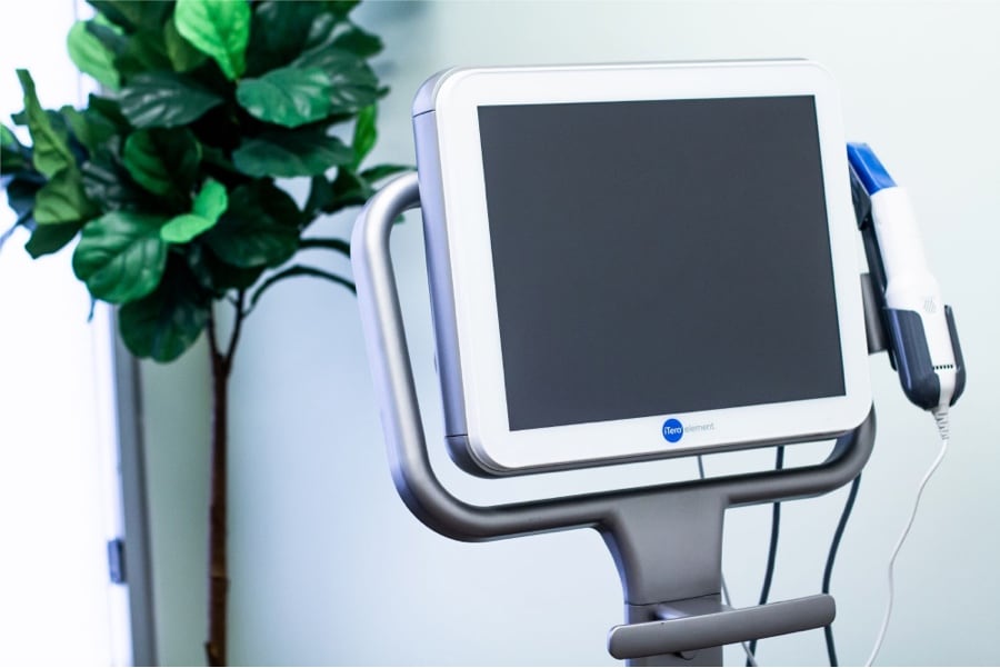 photo of iTero scanner used in orthodontics